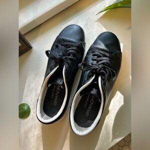 Cole Haan GrandPro size 8 leather top shoes